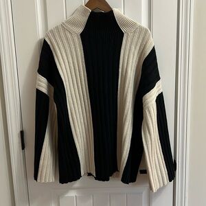 H&M striped turtleneck sweater size Medium